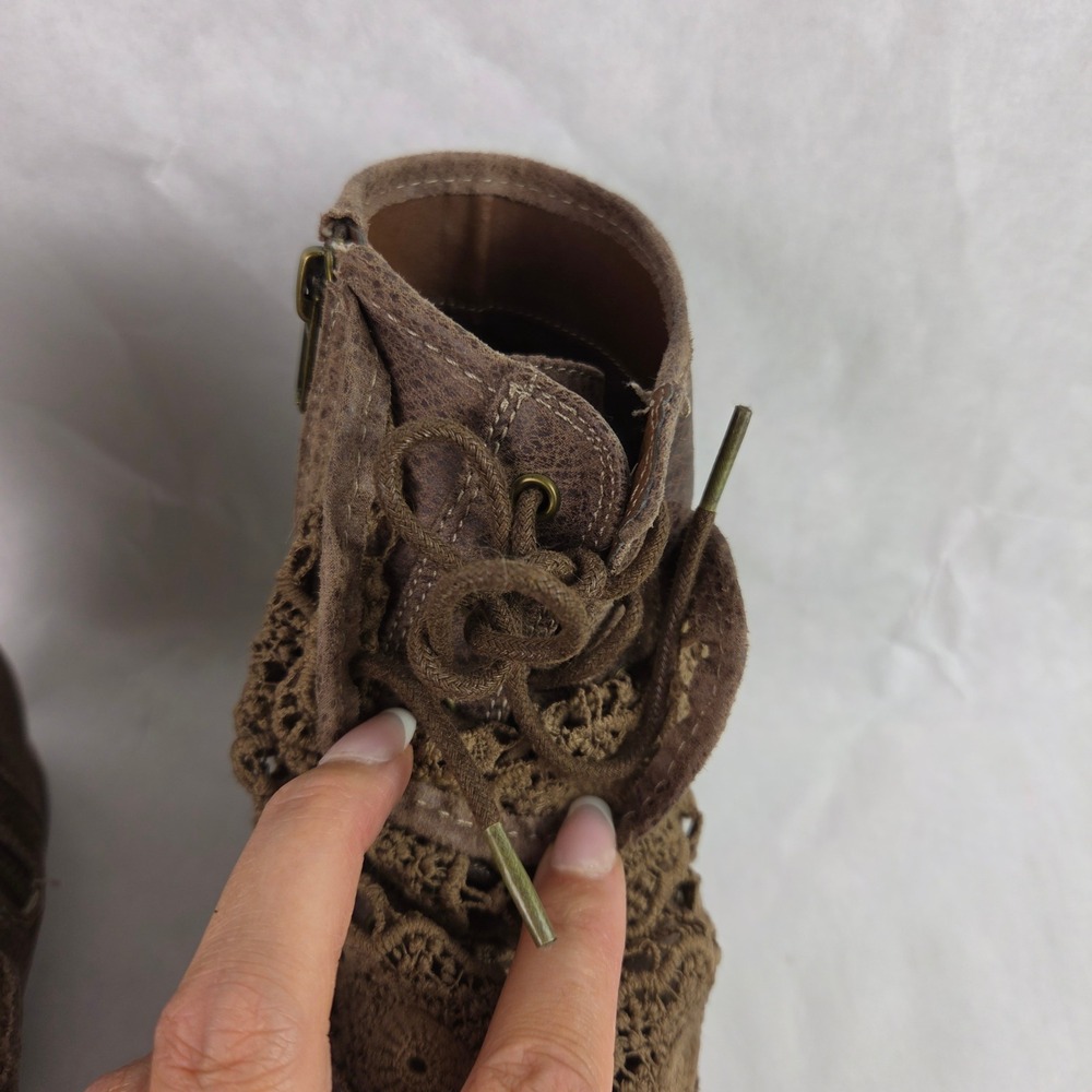 Not Rated Womens 8.5 Brown Lace Overlay Ankle Boots Boho Booties Cottage Granola - Picture 5 of 11
